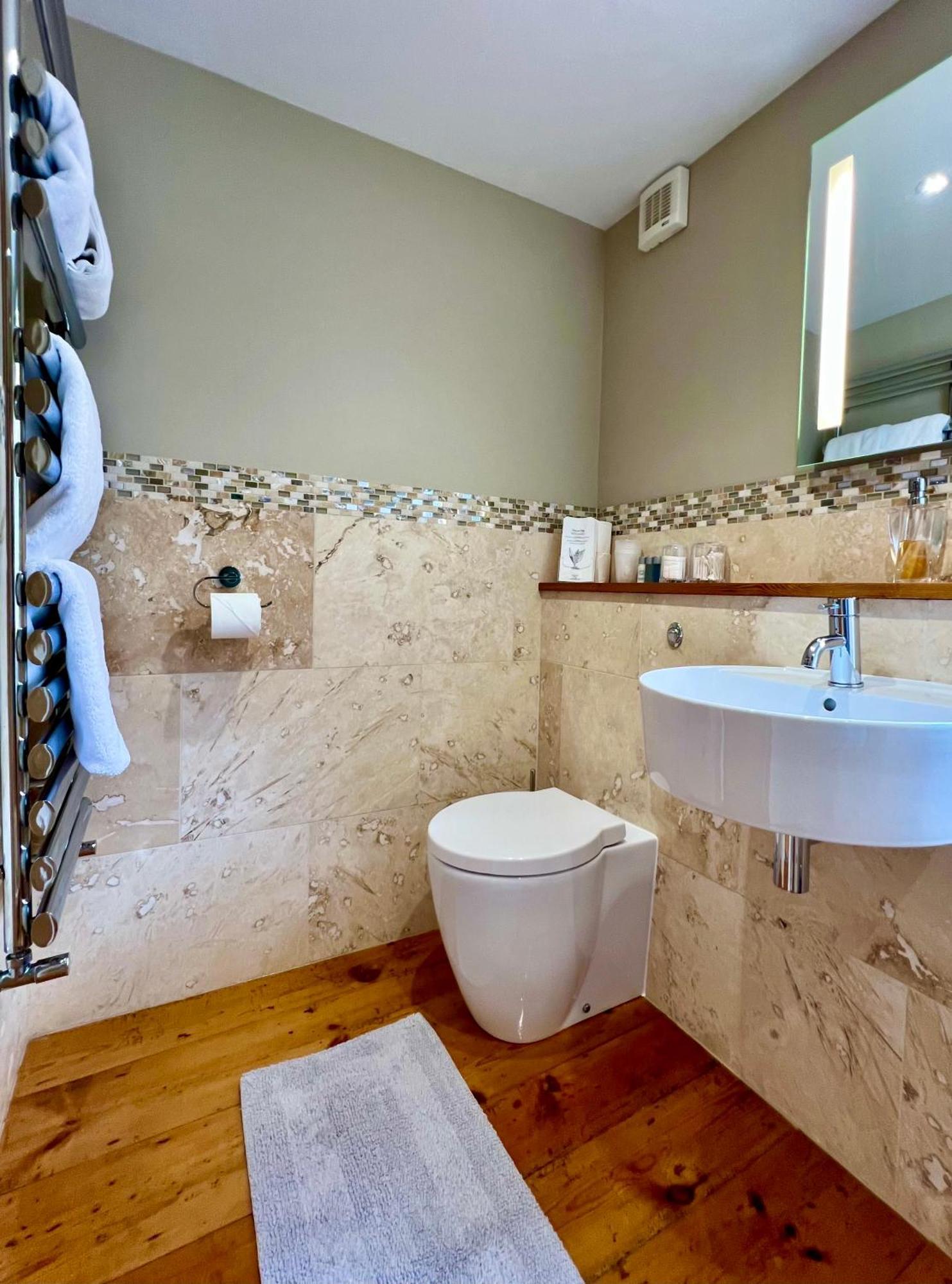 The Mainstay Luxury Boutique With Private Parking Guest house